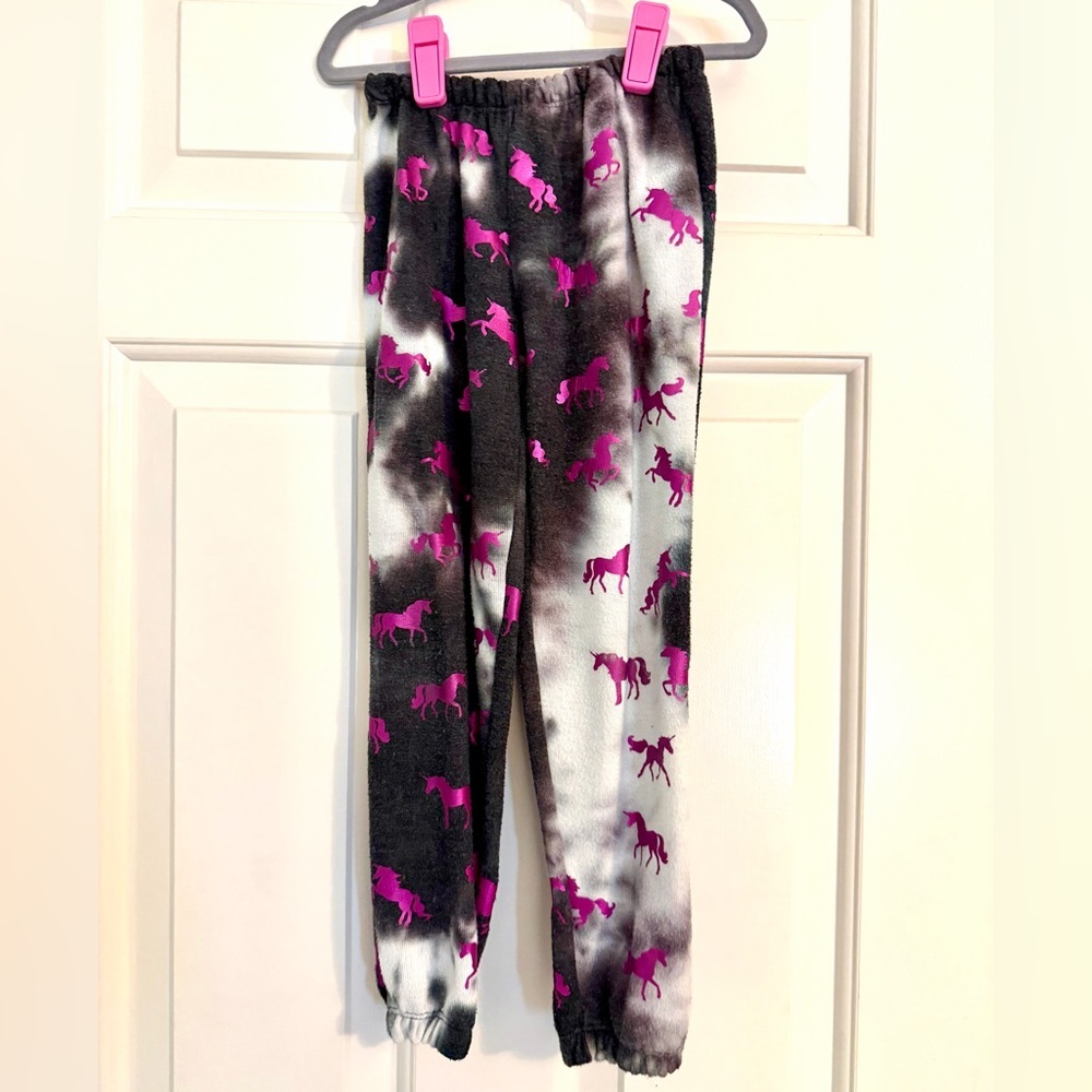 Chaser Kids Tie Dye Unicorn 🦄 Lounge/Sweatsuit Set - Black and Purple - Picture 7 of 8
